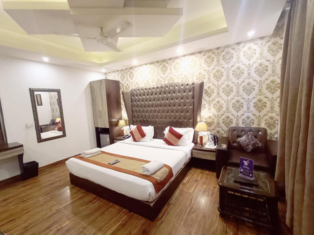 Hotel Waterfall Paschim Vihar Delhi Exterior foto