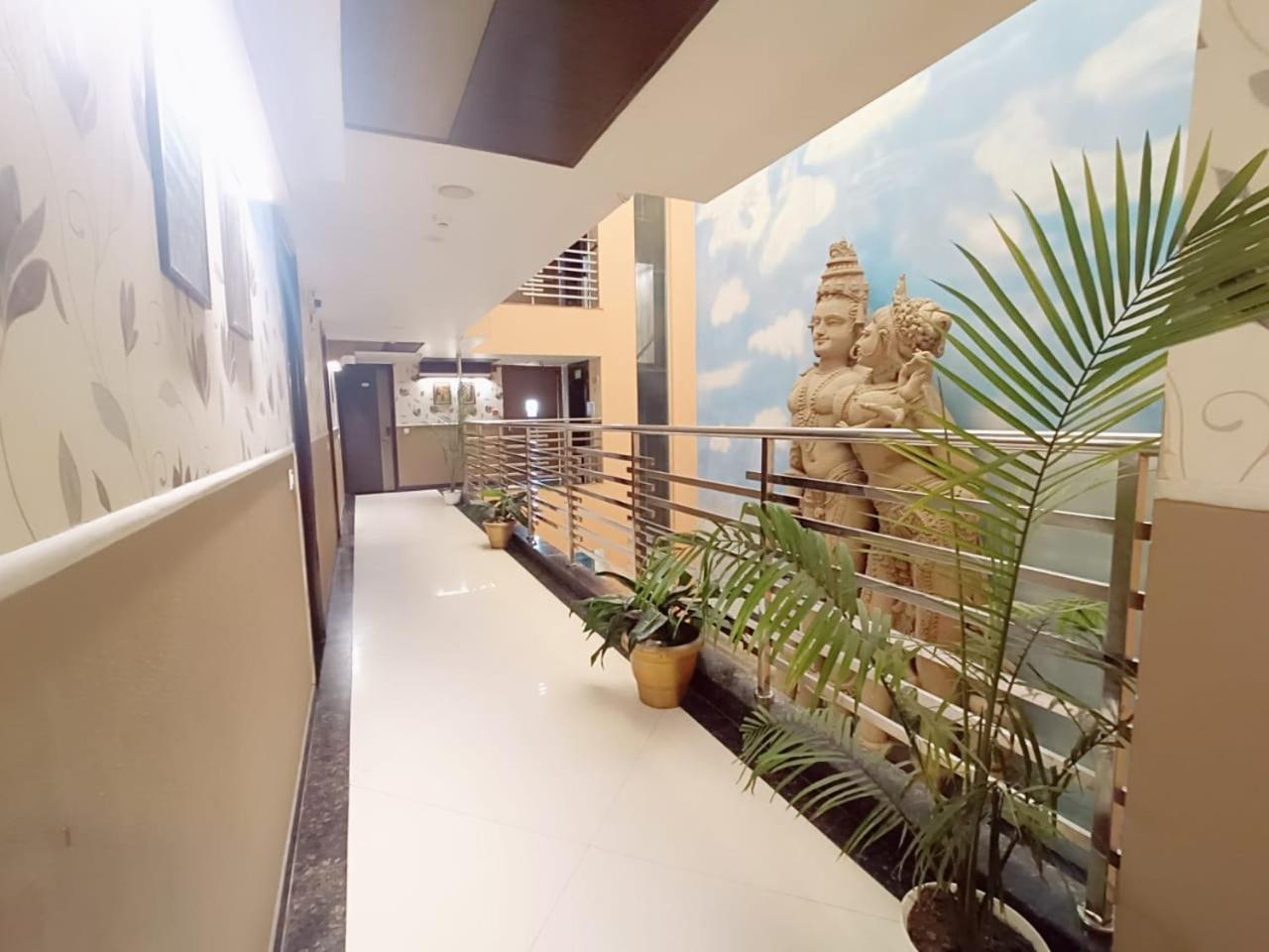 Hotel Waterfall Paschim Vihar Delhi Exterior foto